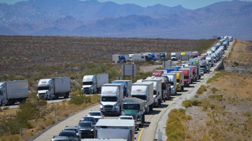 US-NEWS-I15-REOPENS-AFTER-44HOUR-CLOSURE-1-LV.jpg