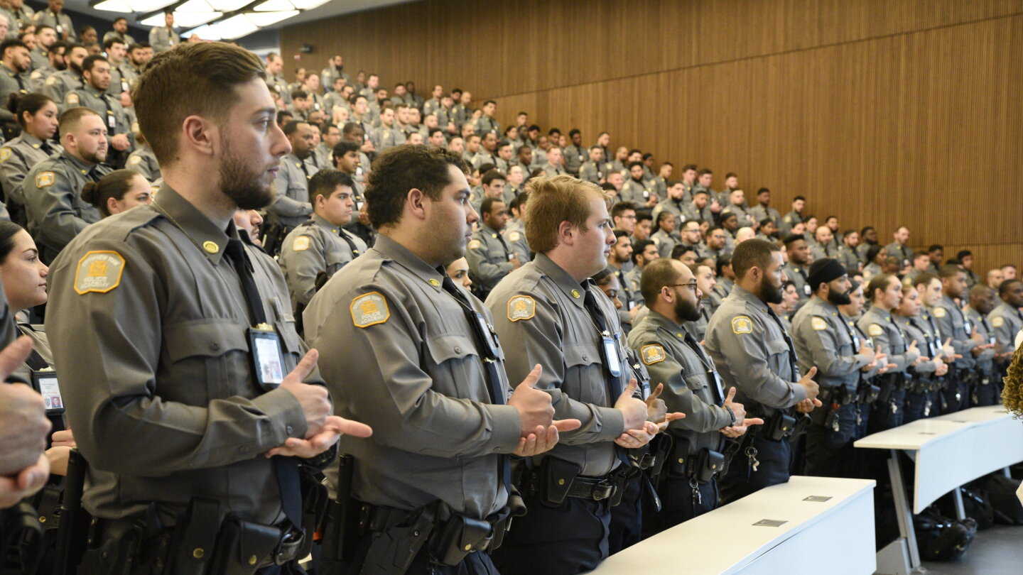 Cop Text Language Program NYPD cops undergo sign language training to better communicate with ...