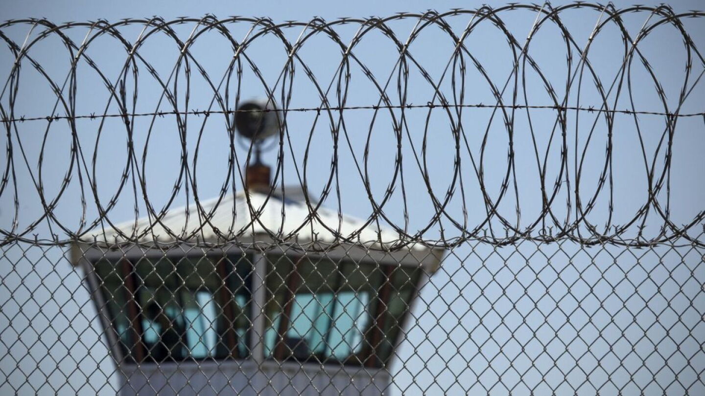 Fso Guard Judge orders BOP to reinstate union contract with correctional officers