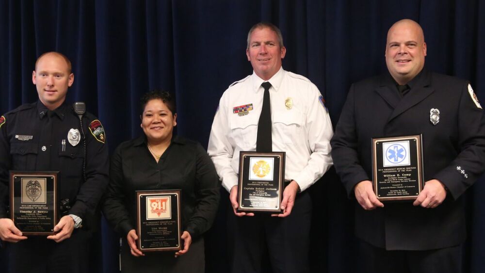 Lejeune_firefighter,_EMT_awarded_medical_service_professional_of_year_141210-M-JF010-305.jpg