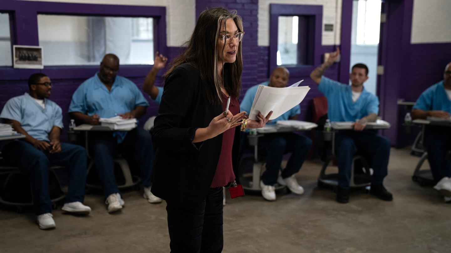 US-NEWS-COLLEGE-PROGRAMS-PRISONS-TB