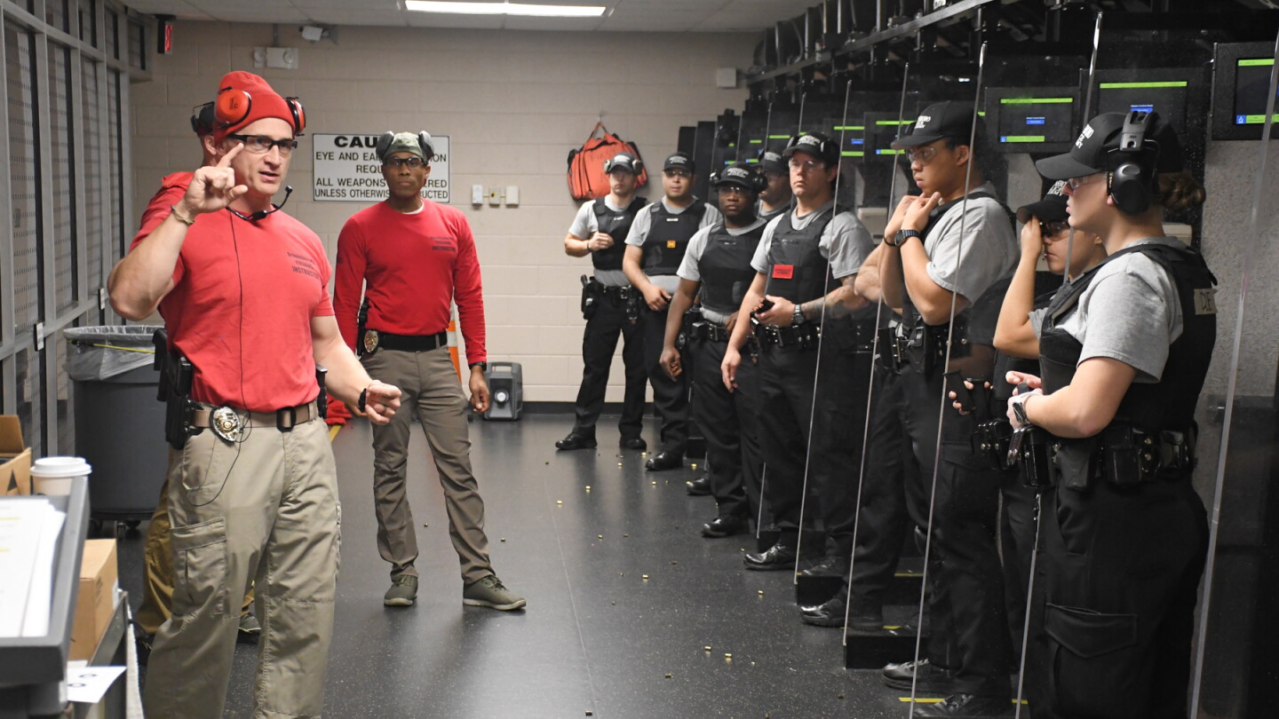 Police Supervisor Command Command presence in training: The indispensable role of senior officers ...