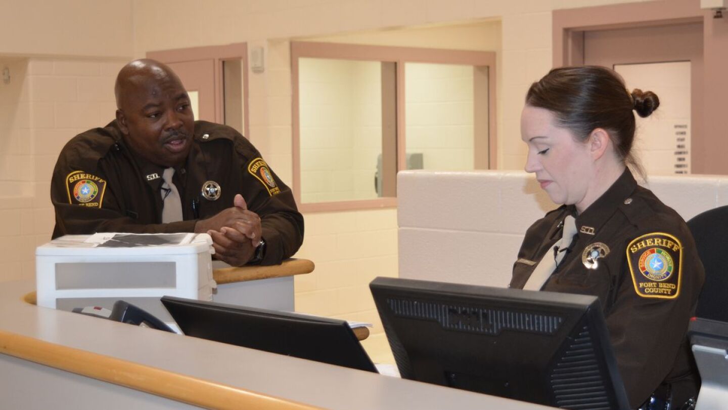 Deputies conversation-jail.jpg