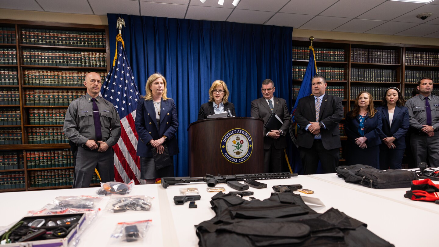 US-NEWS-MAJOR-CAR-THEFT-RING-BUSTED-1-NY.jpg