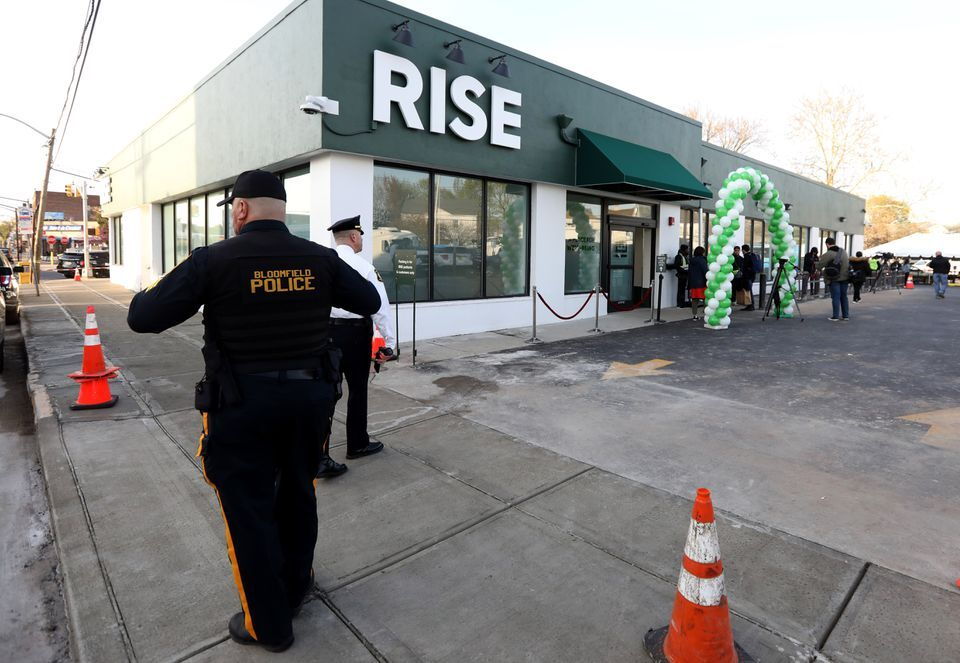 can cops smoke cigarettes on duty So can off-duty N.J. cops smoke weed now that it's legal? It's complicated can cops smoke cigarettes on duty So can off-duty N.J. cops smoke weed now that it's legal? It's complicated