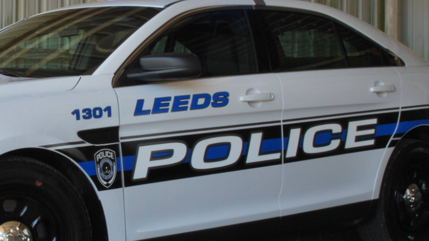 Guide Tutorial Leeds 'Not here in Alabama': Leeds woman arrested, accused of interfering ...