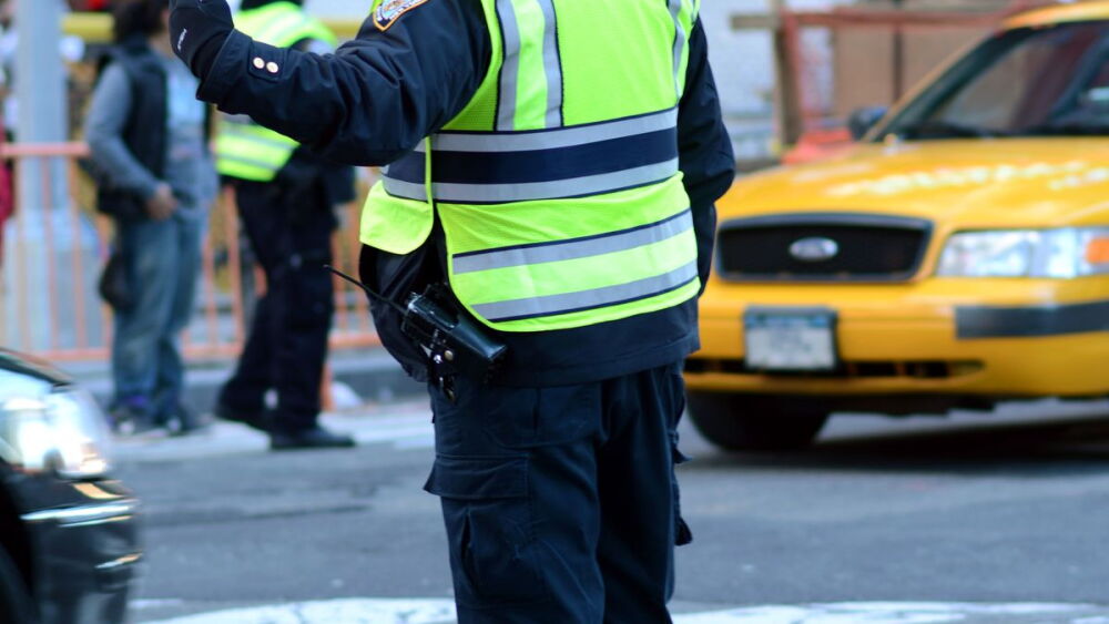 Police Protection Directions Minimizing safety risks for police directing traffic