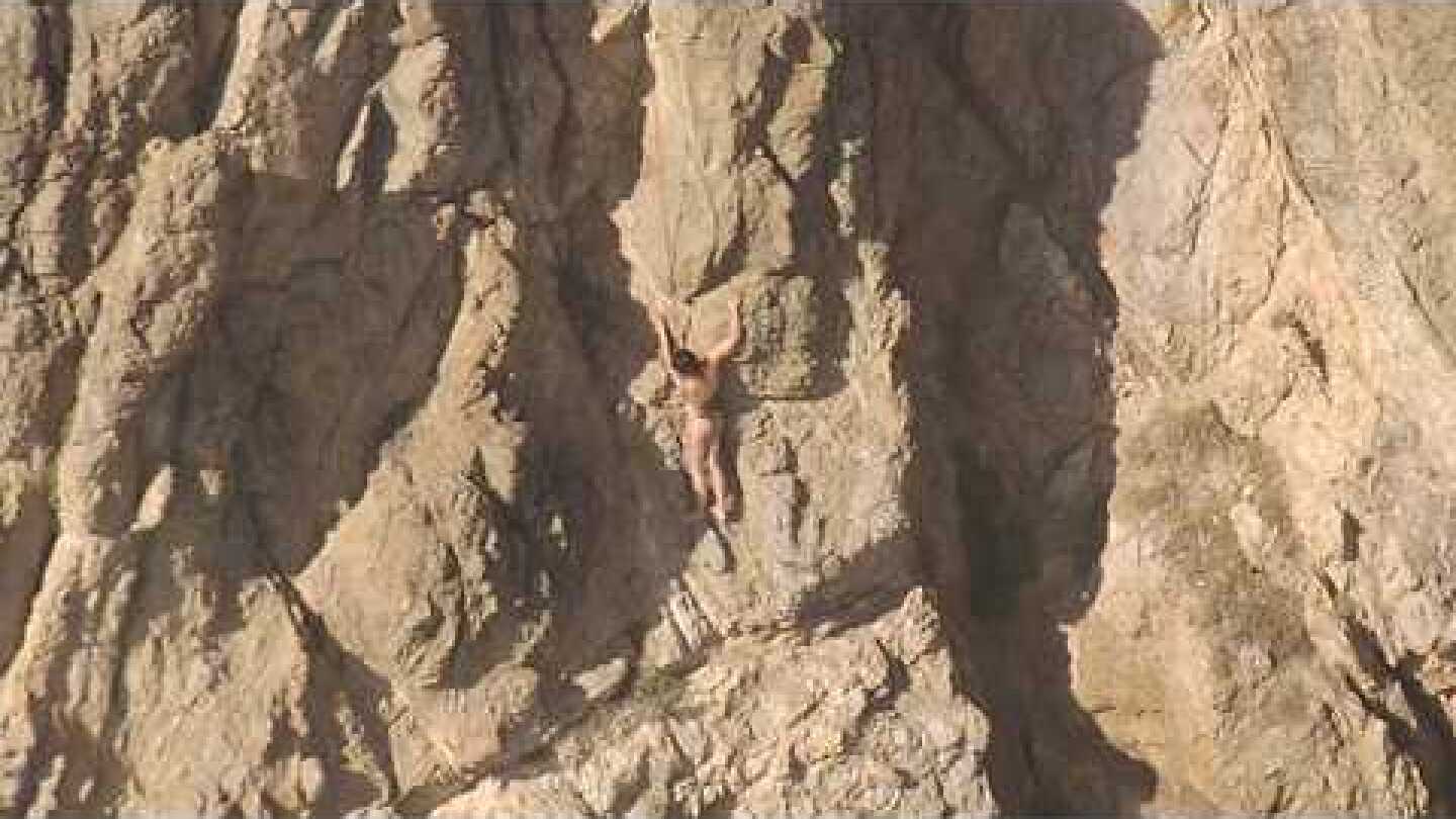 Video: San Francisco crews rescue woman stranded on rocks below cliff