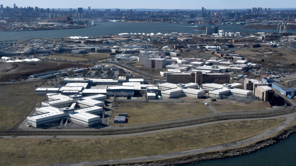 2 Rikers correction officers slashed in head, face during attack