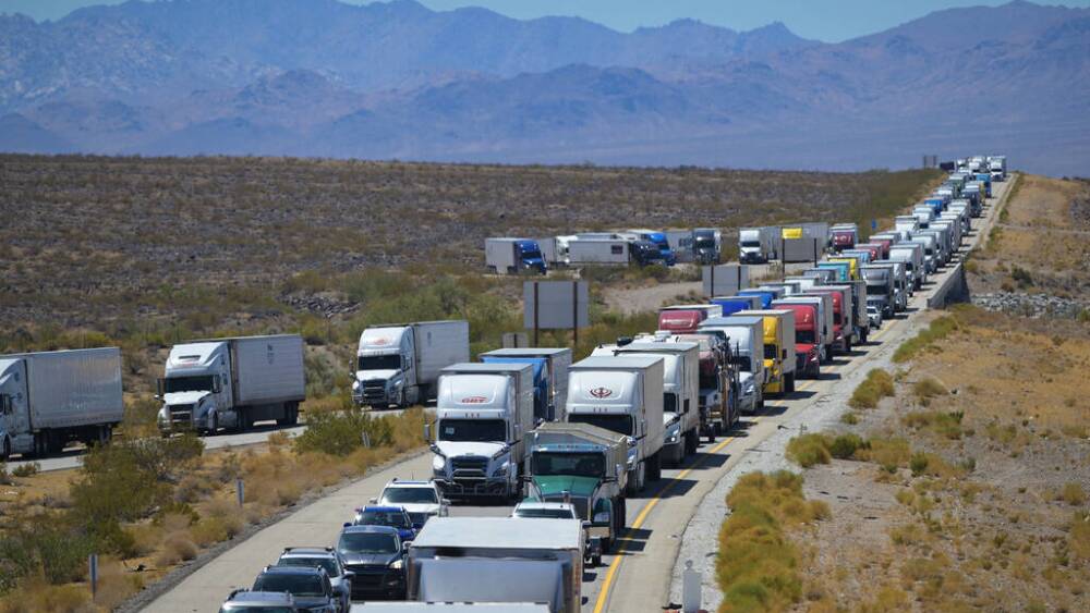 US-NEWS-I15-REOPENS-AFTER-44HOUR-CLOSURE-1-LV.jpg