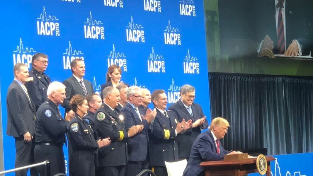 ordersigning_102819_news.jpg