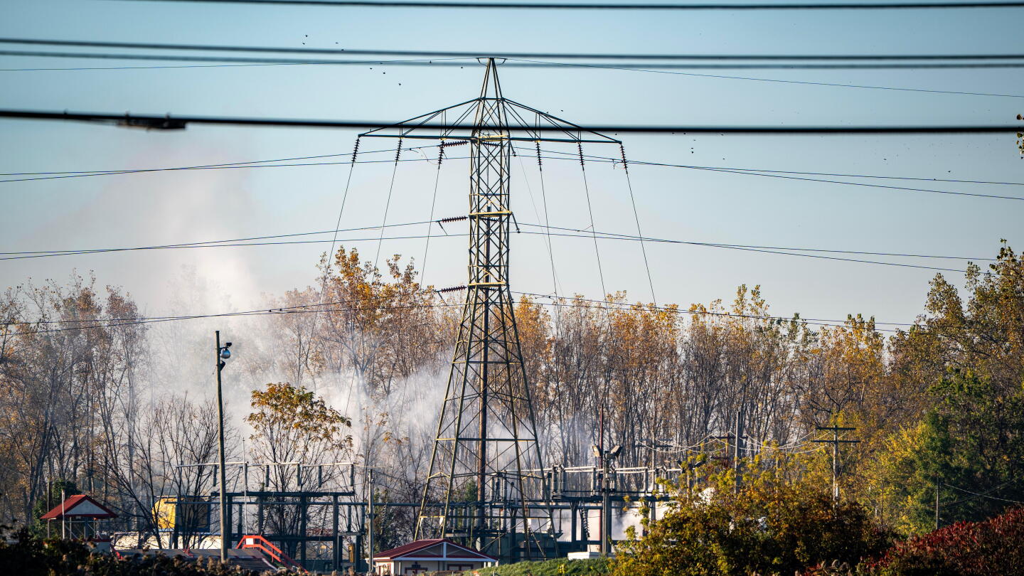 Ohio chemical tank explosion forces 900 to evacuate amid toxic gas fears