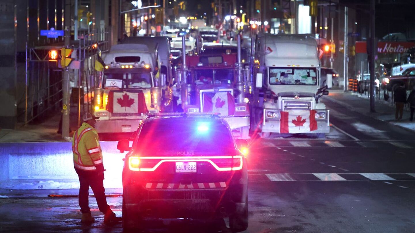 WORLD-NEWS-USCANADA-BORDER-PROTESTS-GET (1).jpg