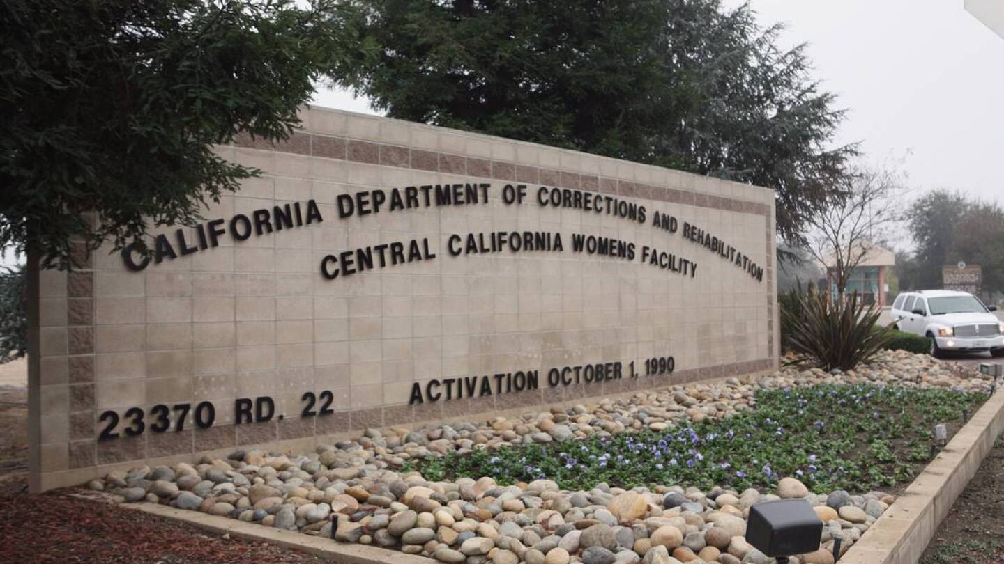 US-NEWS-GUARD-AT-CHOWCHILLA-PRISON-INDICTED-1-FR.jpg