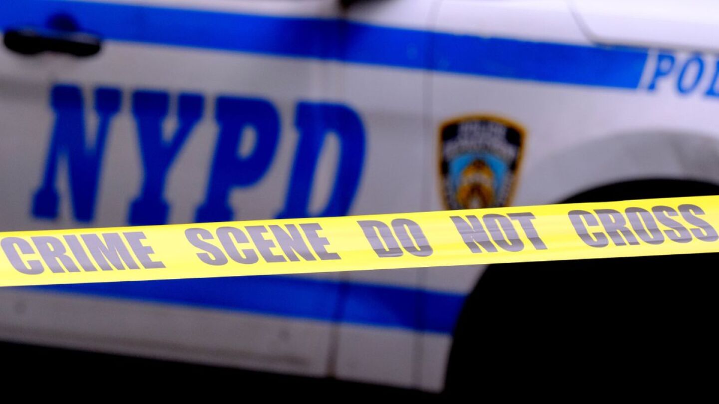 20220121-AMX-US-NEWS-TWO-NYPD-OFFICERS-DIE-SHOOTING-1-NY.jpg