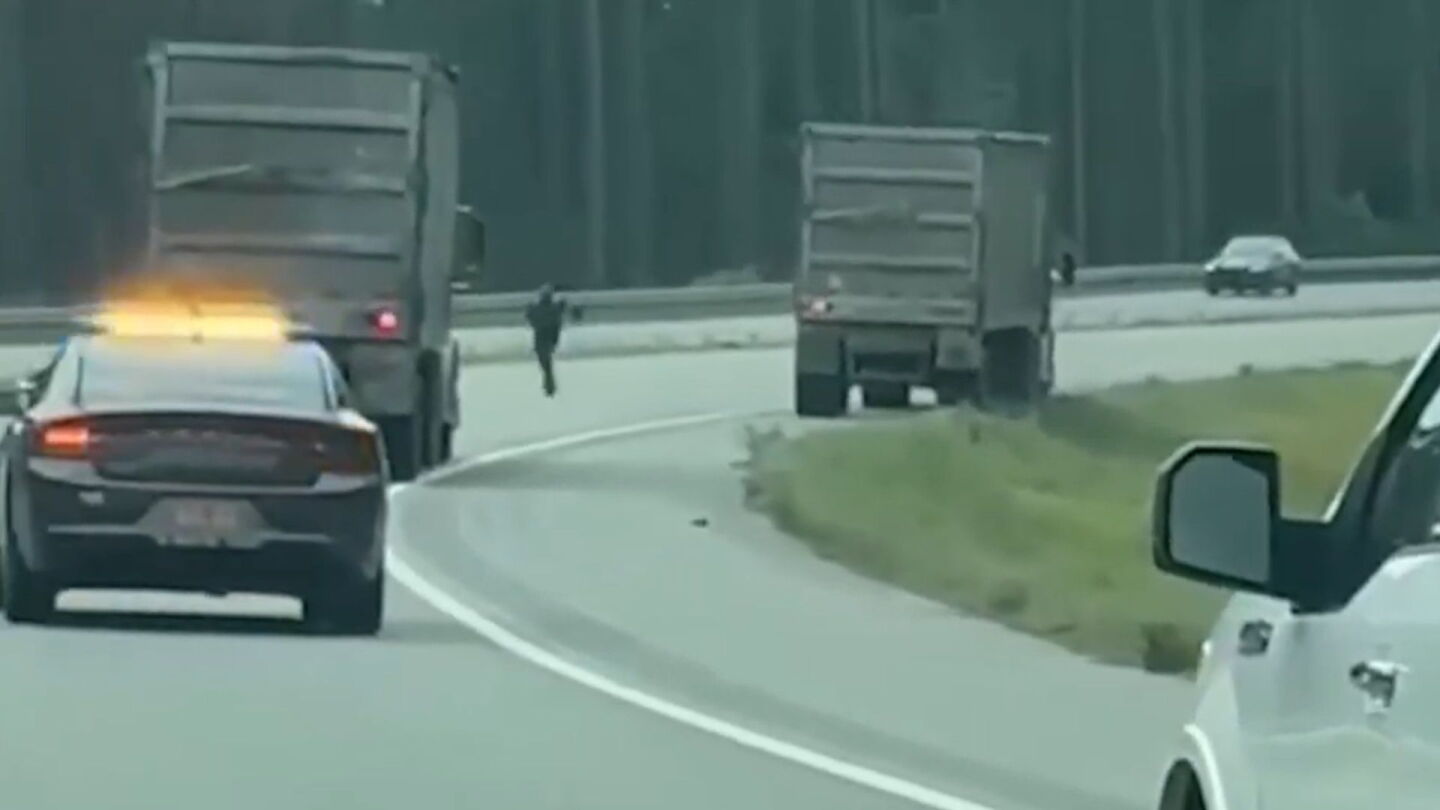Video: N.C. firefighter jumps aboard runaway tractor-trailer