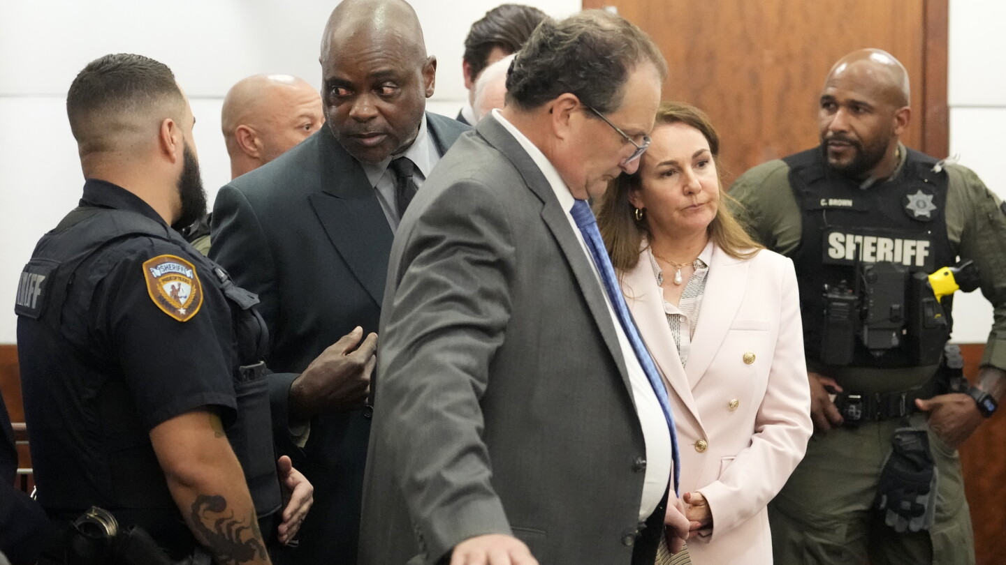 Crystal Houston Former Houston officer convicted of murder in deaths of couple during ...