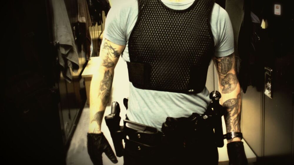 Armadillo Dry Body Armor Cooling Vest 09.jpg