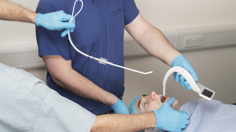 Hyperangulated Style Rotation Airway doc’s invention brings bougie, stylet together