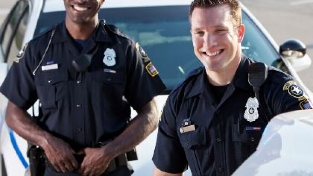 2_officers_iStock-170098610.jpg