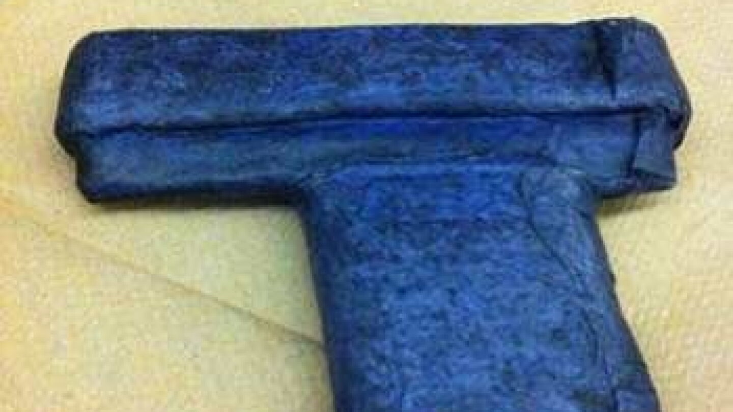Toiletpapper Gun Contraband: Toilet paper gun