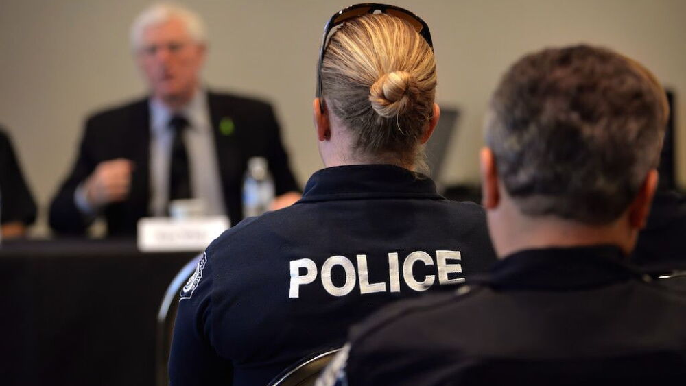 Police Topics What topics should police officers cover during annual training?
