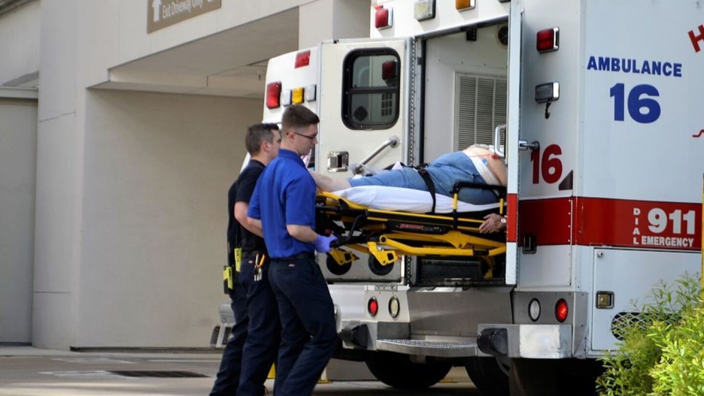 Ambulance-Emergency-Room-First-Responders-3323385-2.jpg