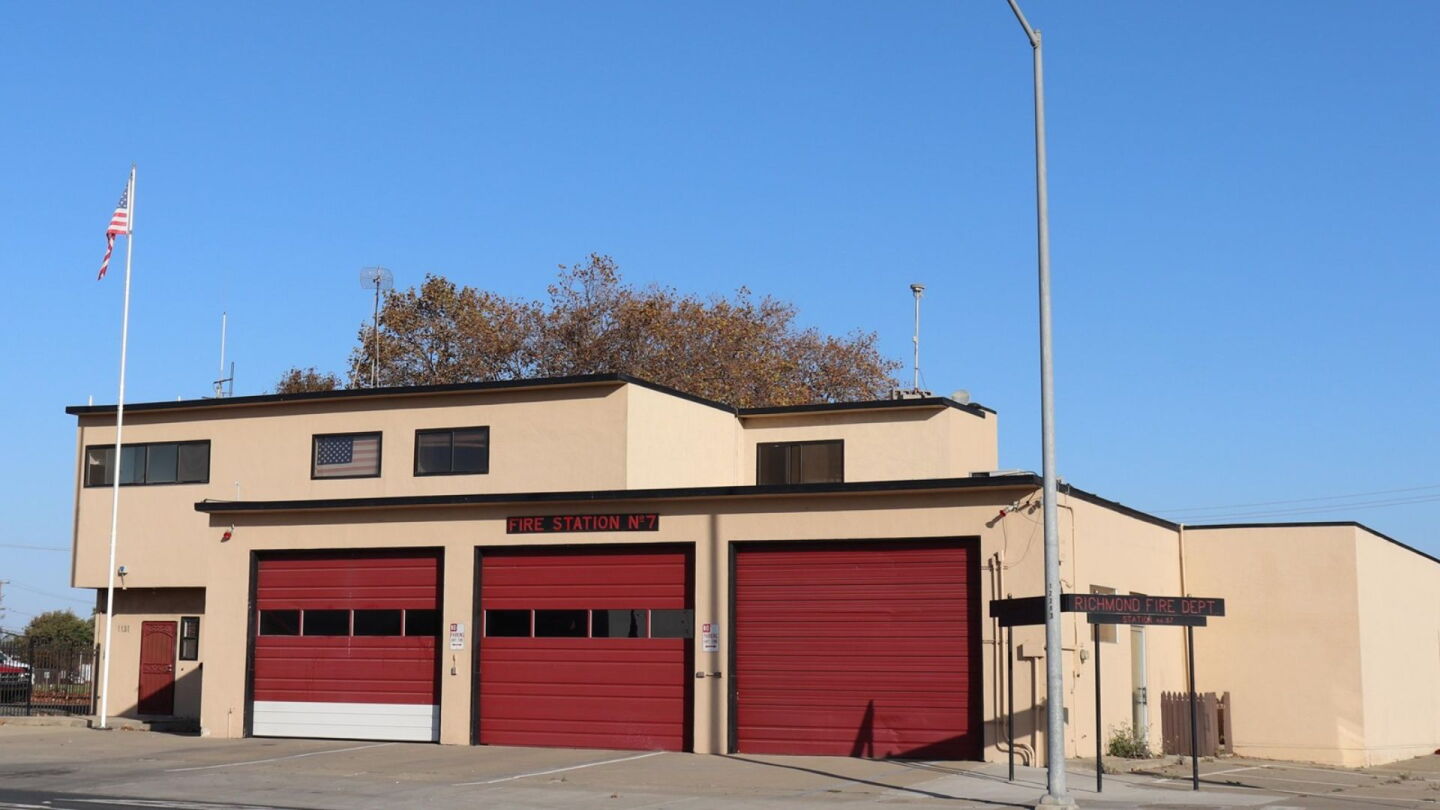Man sues Calif. FD after fire truck ran him over outside station