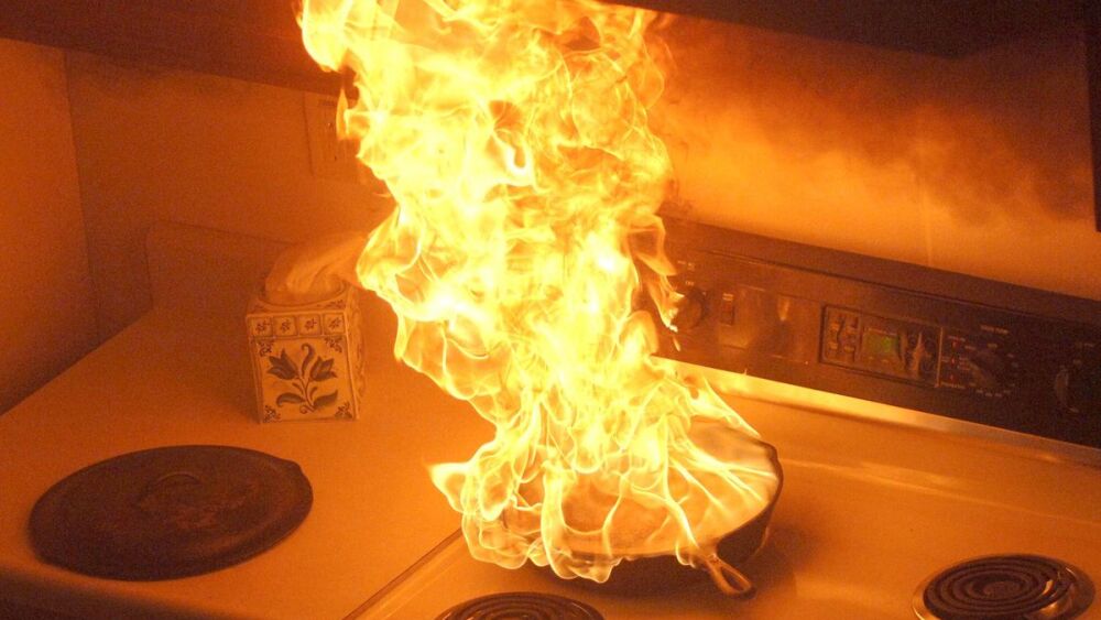 How Do You Put Out A Kitchen Fire