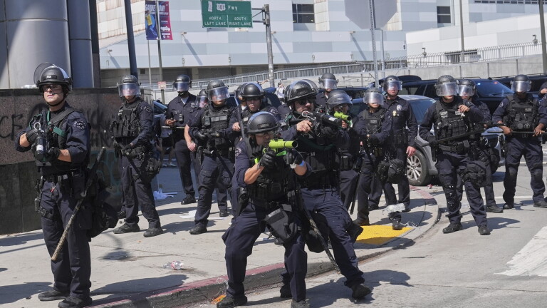 Crowd Control Explosive Police crowd control tactics, analysis and tips