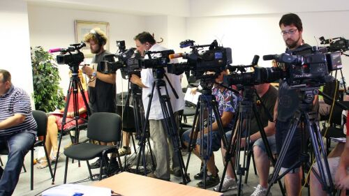 press-conference-1166343_1920 (1).jpg