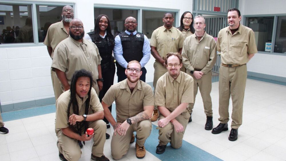 US Penitentiary Atlanta first cohort of college students to