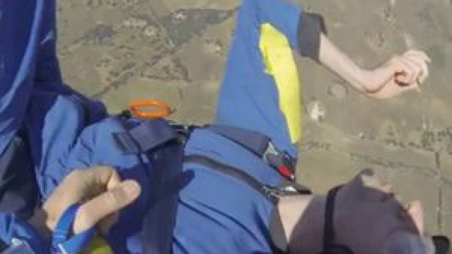 Skydiver Rescued Video: Skydiver suffering seizure rescued mid-air