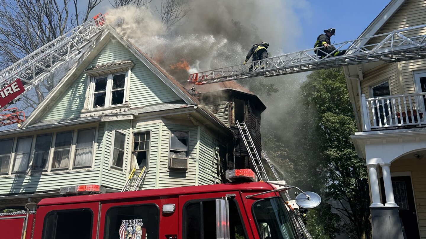 Boston_Fire_Department_Twitter.jpg
