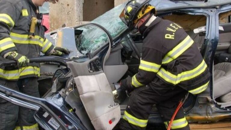 5 ways firefighters can improve vehicle extrication training