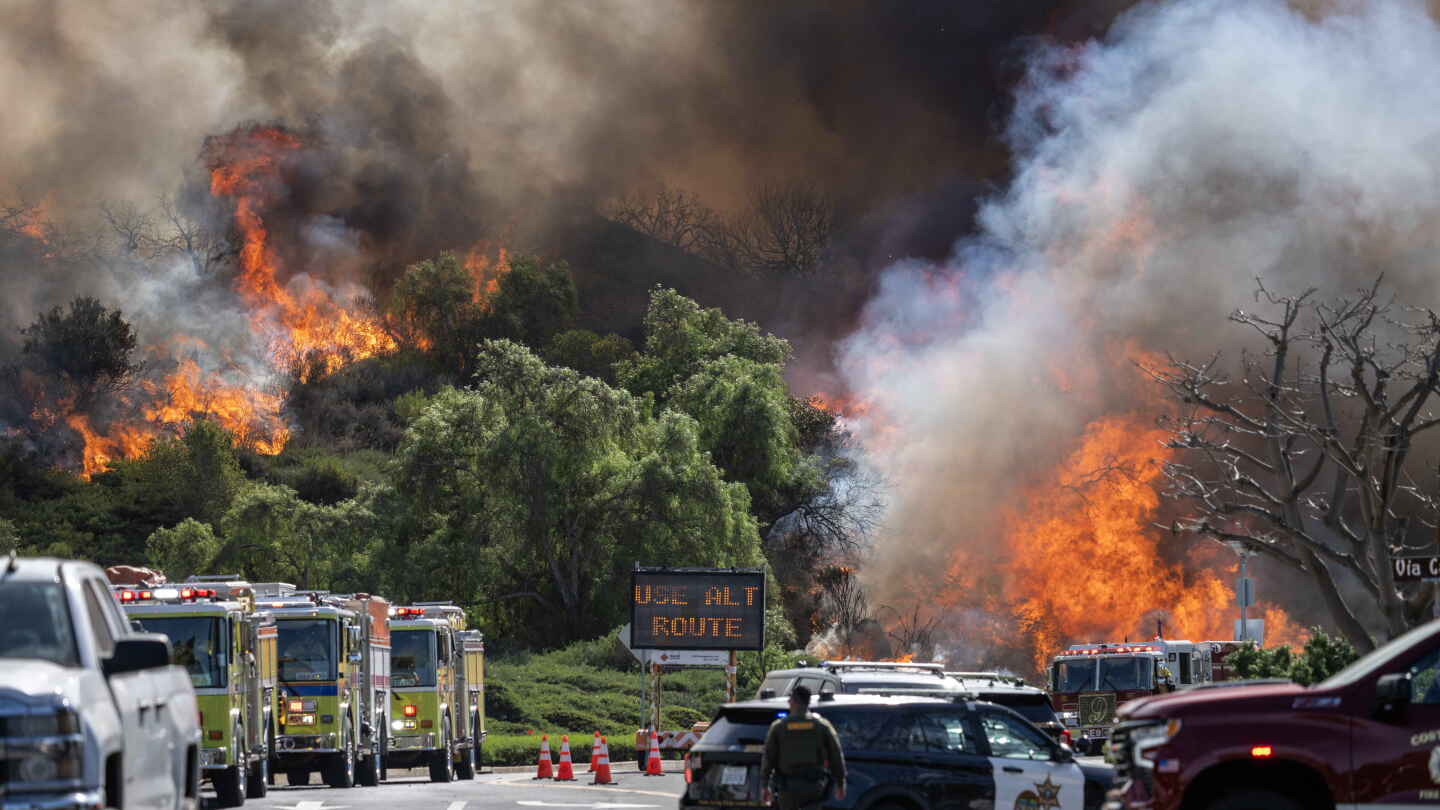 Volunteers stood ready to evacuate hundreds of horses as Calif. wildfire spread