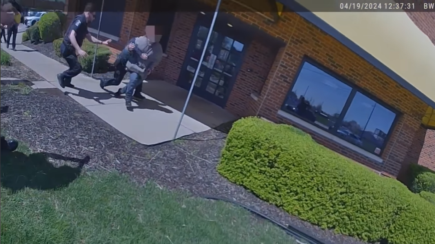 Man armed with hatchet prompts police response in Sterling Heights