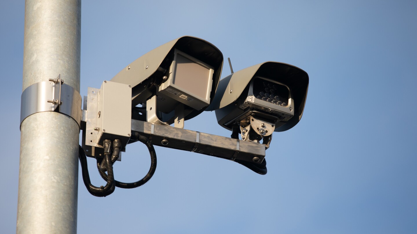 Ecuador makes its national roads safer with Jenoptik technology Ecuador makes its national roads safer with Jenoptik technology