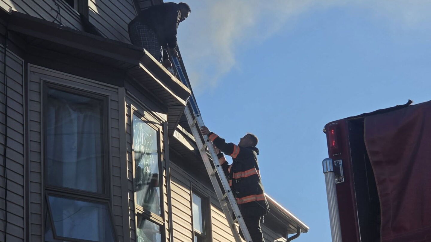 Pa. firefighters rescue 6 from burning apartment building