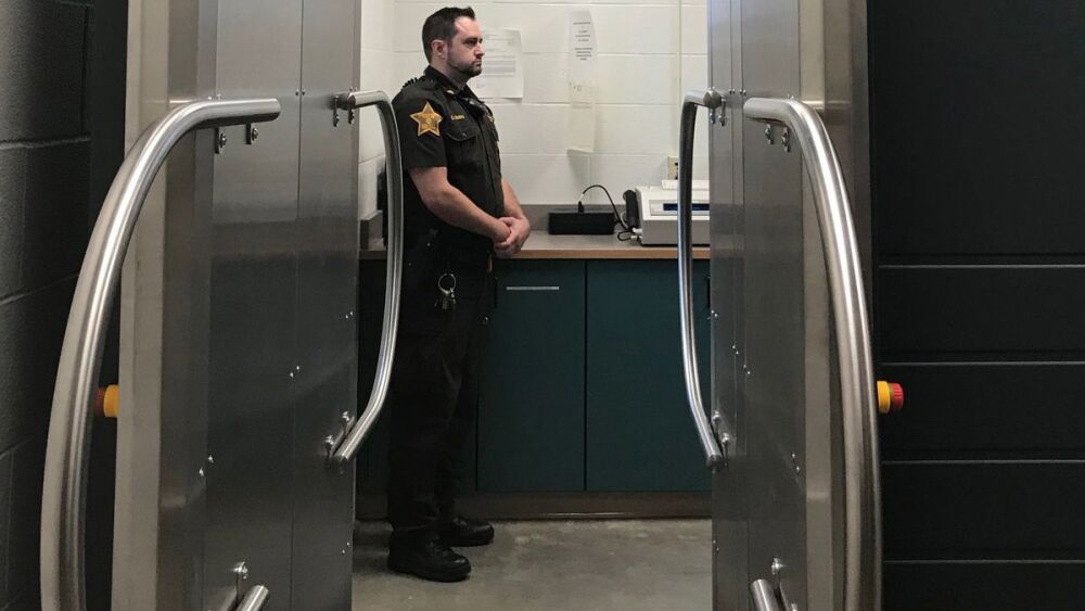 Sheriff: Jail's new body scanners are a 'lifesaver