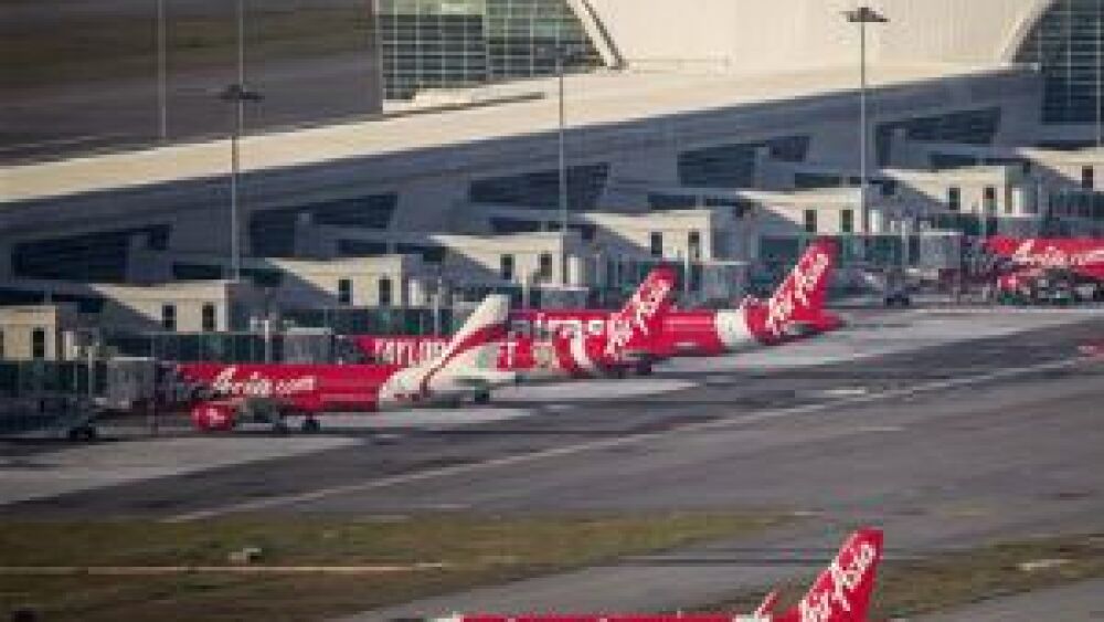 Plane_300.jpg