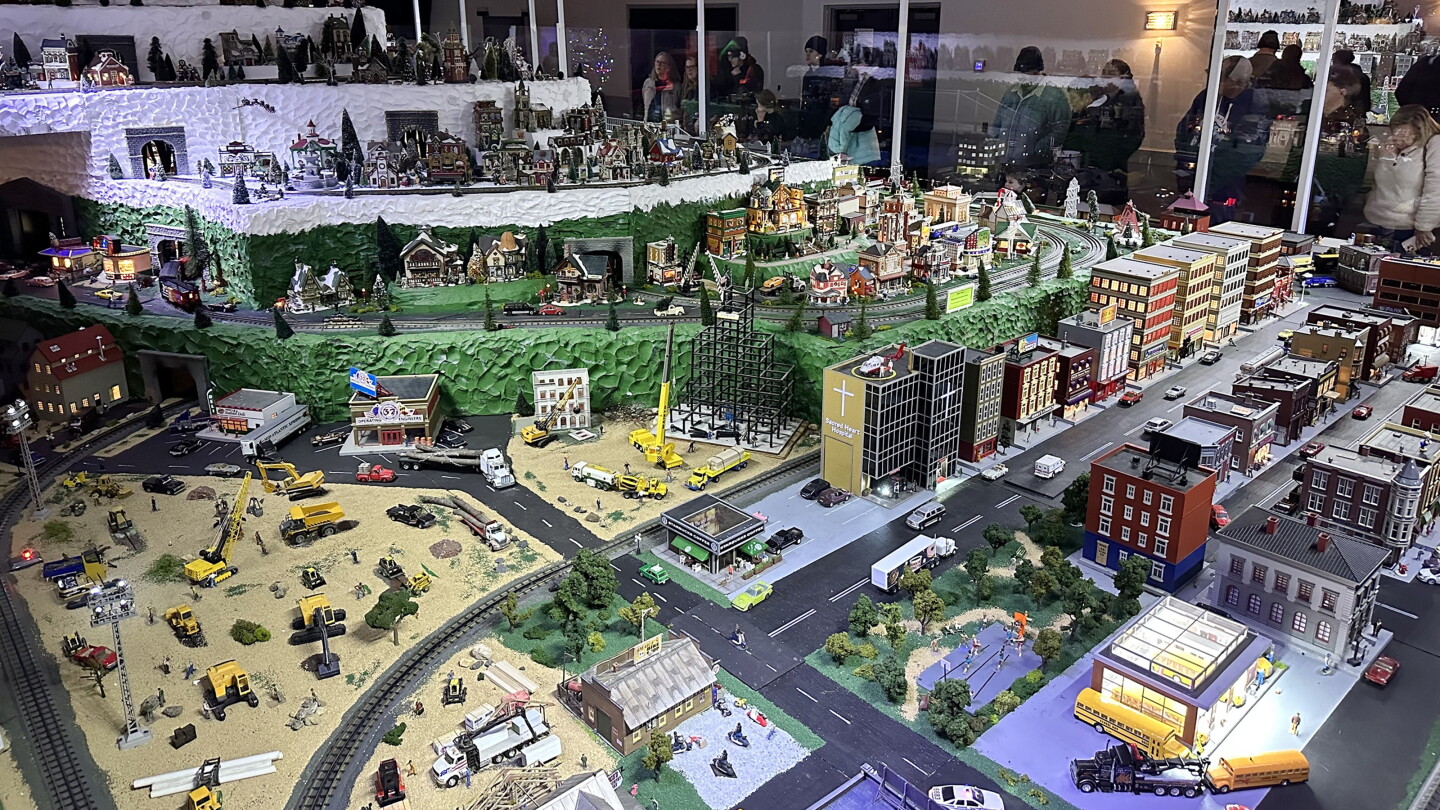 Lack of volunteers forces end of Md. FD's traditional Christmas train garden