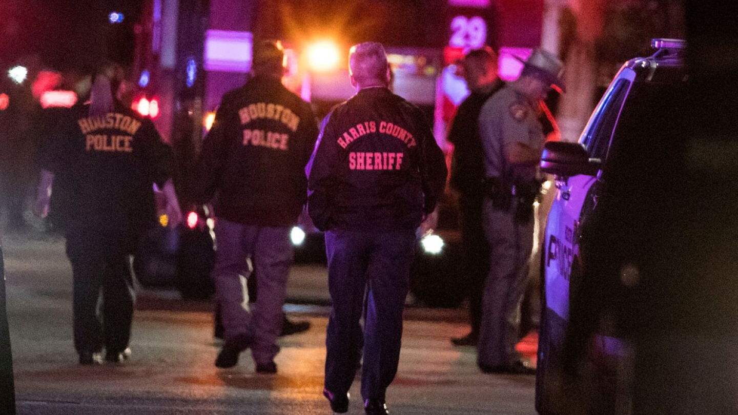 Houston Police Riot Probe of cases from Houston officers in deadly raid expanded