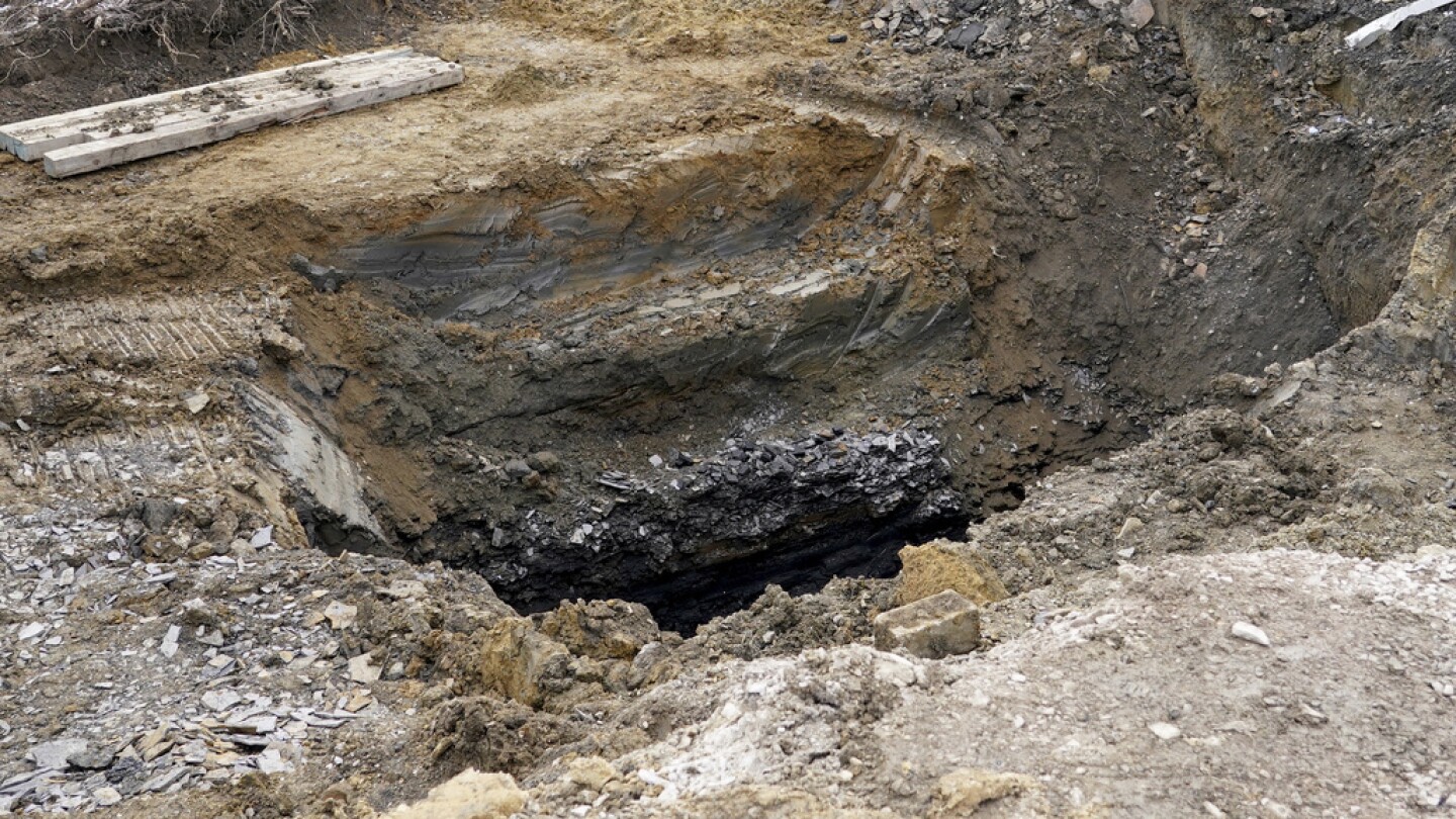Missing Woman-Sinkhole Search