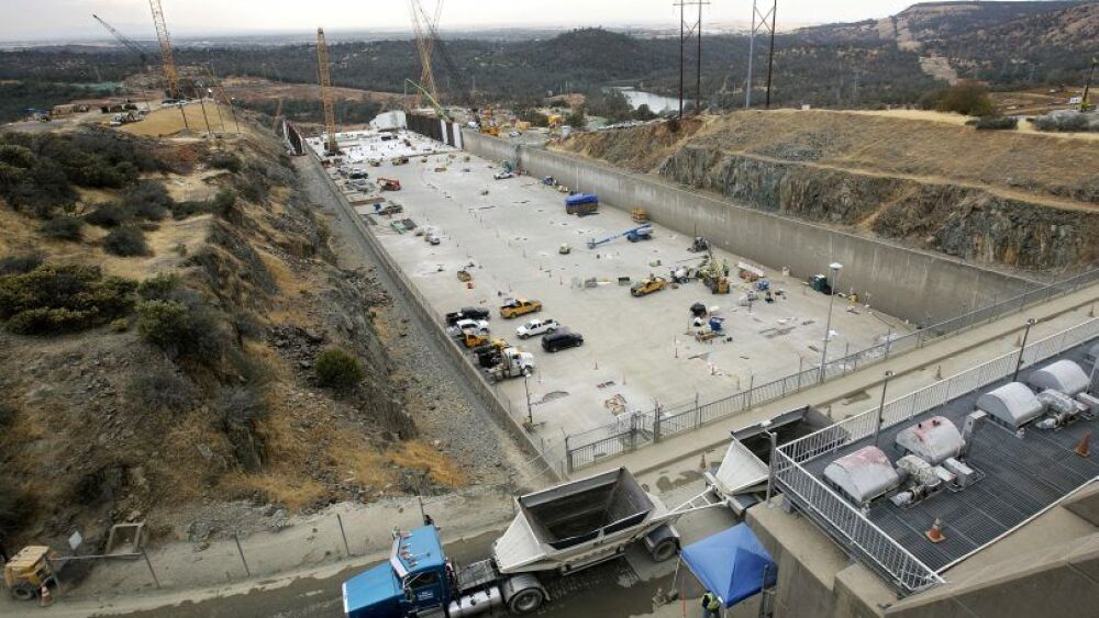 Repairing-Oroville-Dam-AP-11112019-810x580.jpg